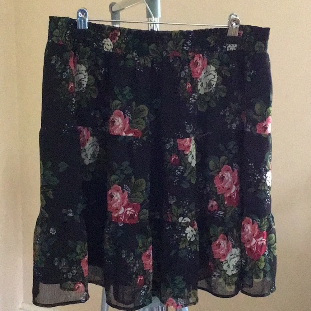 Loft Floral Tiered Skirt